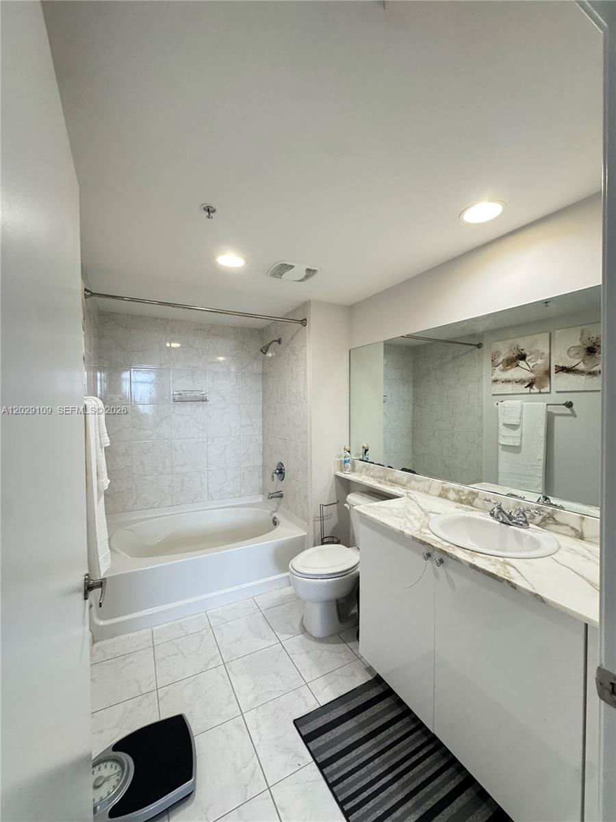 Photo of 18800 29th Ave #1004, Aventura, Florida, 33180 -
