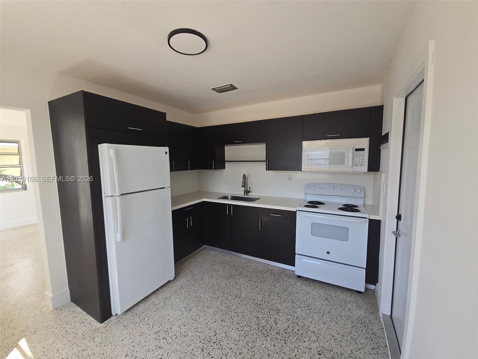 See details / 1970 sq. ft. $ 2026-06-02 0 Photo