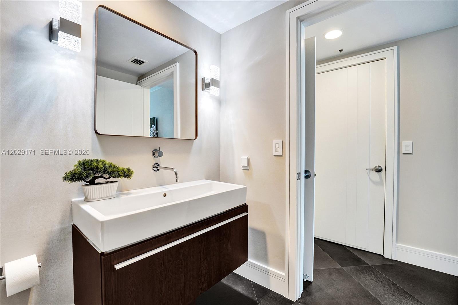 Photo of 3101 Ocean Dr #2208, Hollywood, Florida, 33019 -