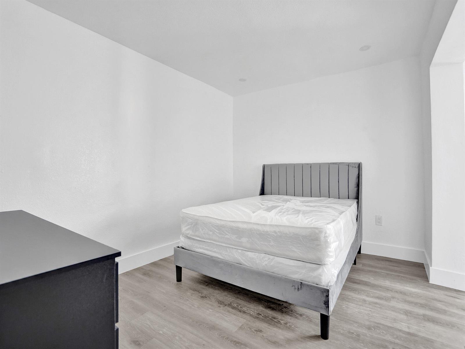 6143 4 / 3 1388 sq. ft. $ 2026-06-20 0 Photo