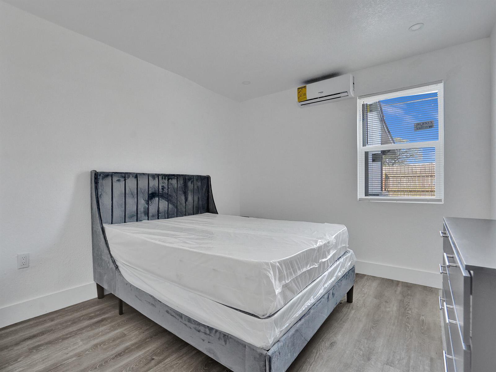6143 4 / 3 1388 sq. ft. $ 2026-06-20 0 Photo