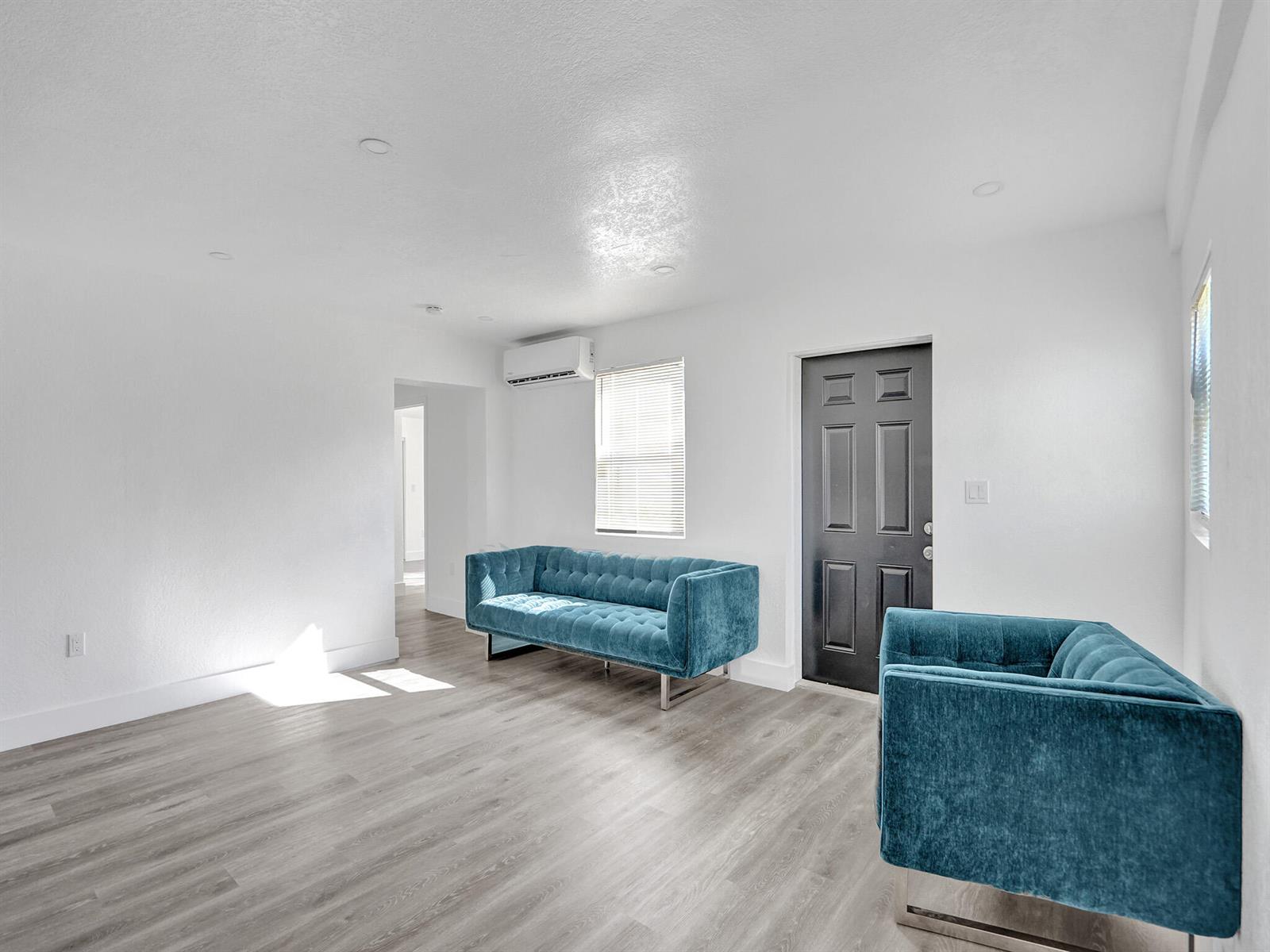 6143 4 / 3 1388 sq. ft. $ 2026-06-20 0 Photo