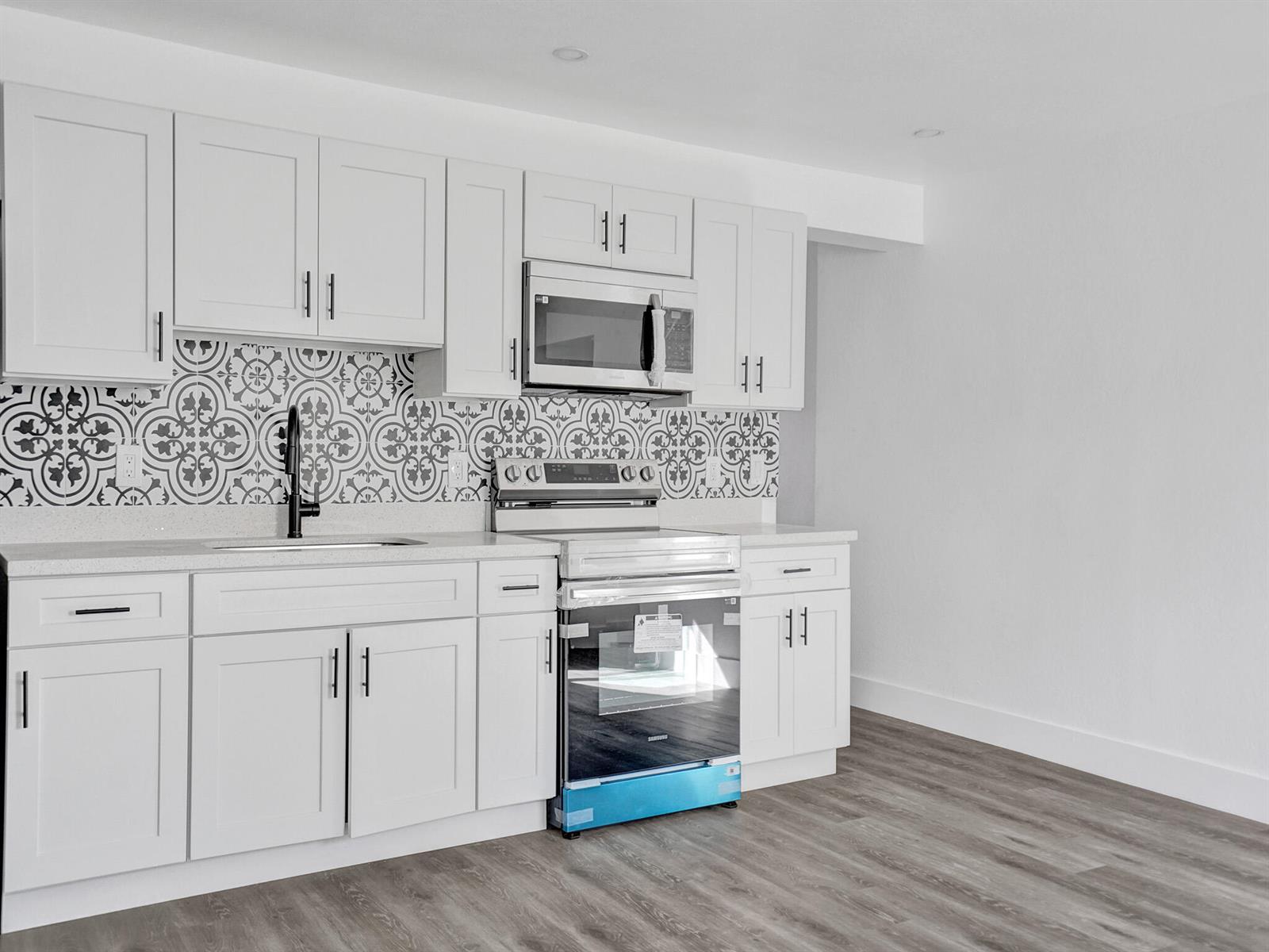 6143 4 / 3 1388 sq. ft. $ 2026-06-20 0 Photo