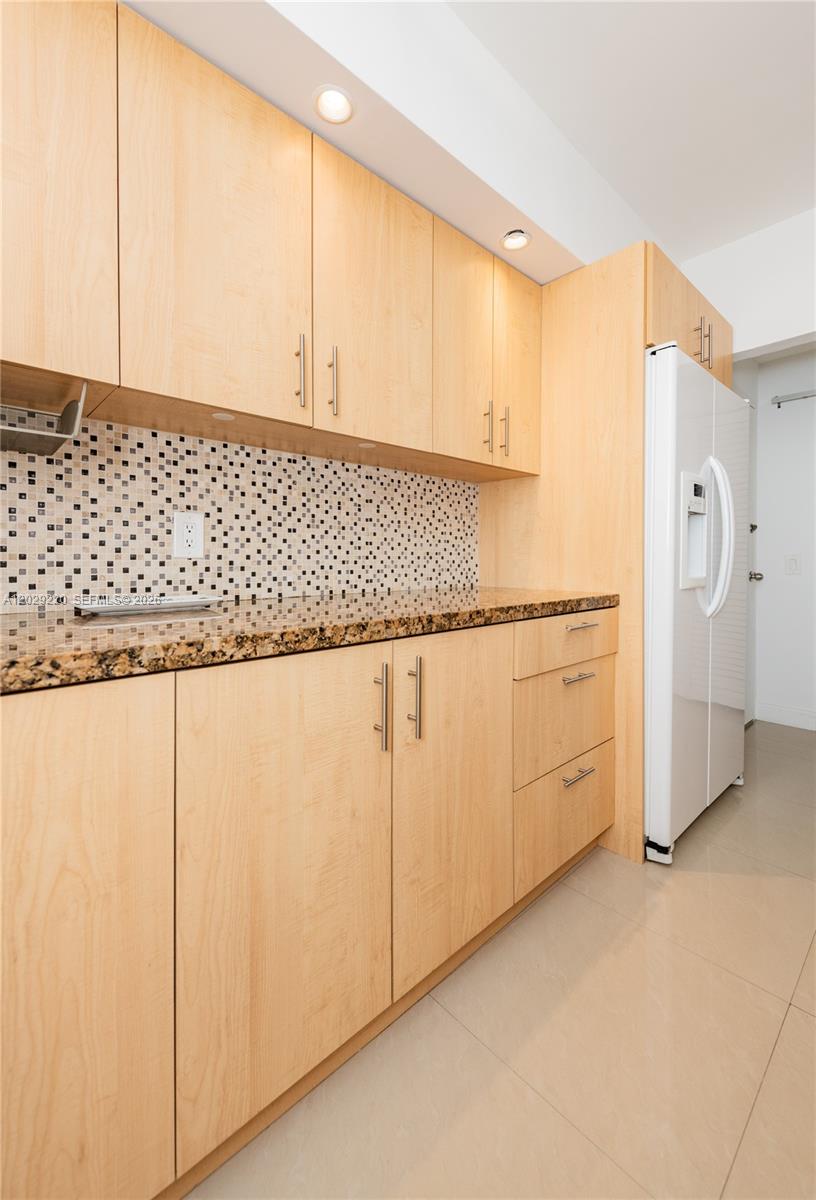 Photo of 3505 Ocean Dr  #221, Hollywood, Florida, 33019 - Kitchen
