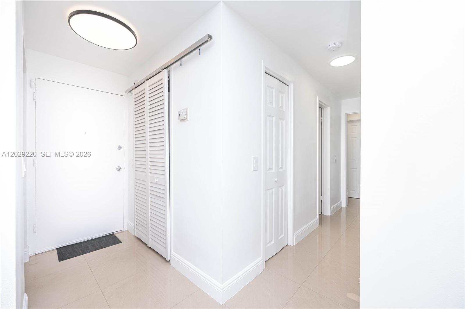 Photo of 3505 Ocean Dr  #221, Hollywood, Florida, 33019 - Entrance/Hall