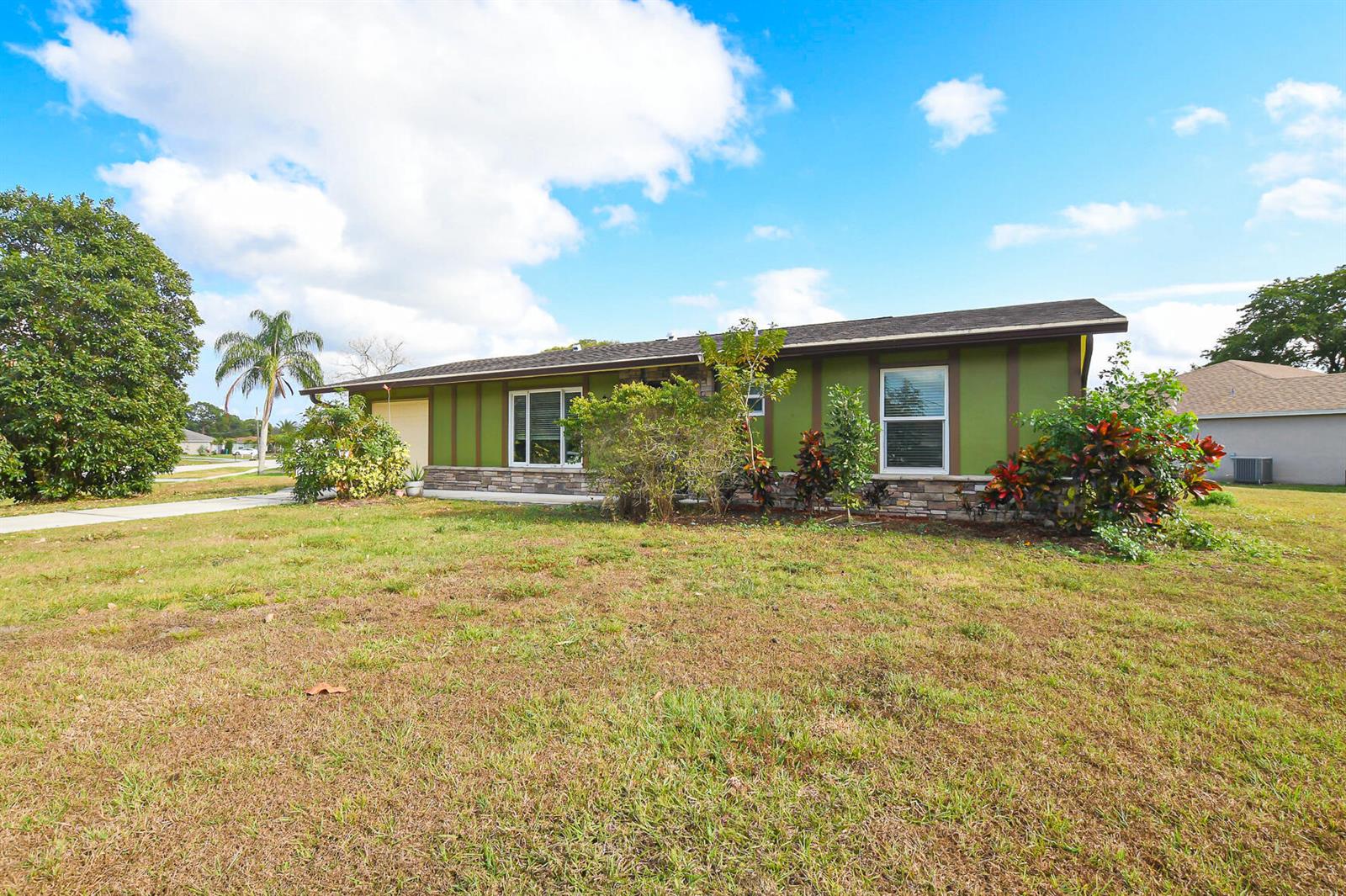 610 2 / 2 954 sq. ft. $ 2026-06-20 0 foto