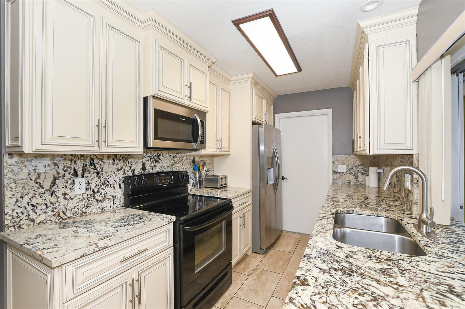 610 2 / 2 954 sq. ft. $ 2026-06-20 0 foto