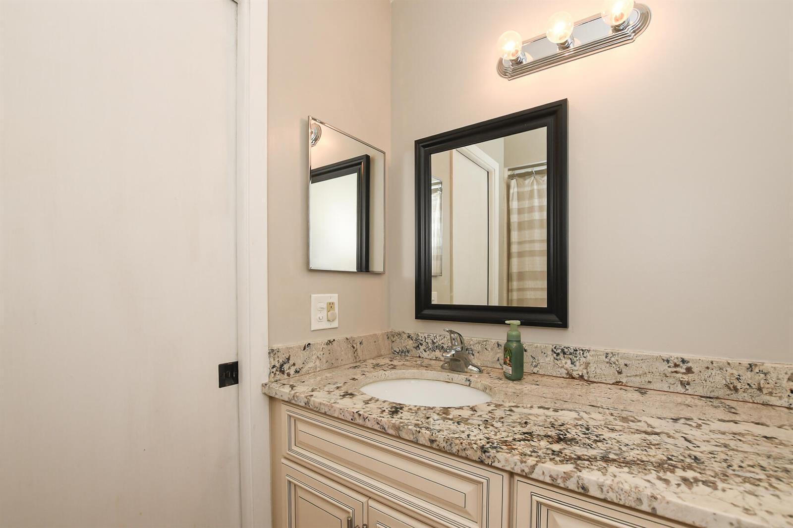 610 2 / 2 954 sq. ft. $ 2026-06-20 0 foto