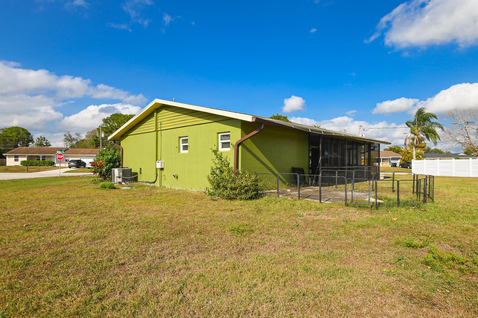610 2 / 2 954 sq. ft. $ 2026-06-20 0 foto