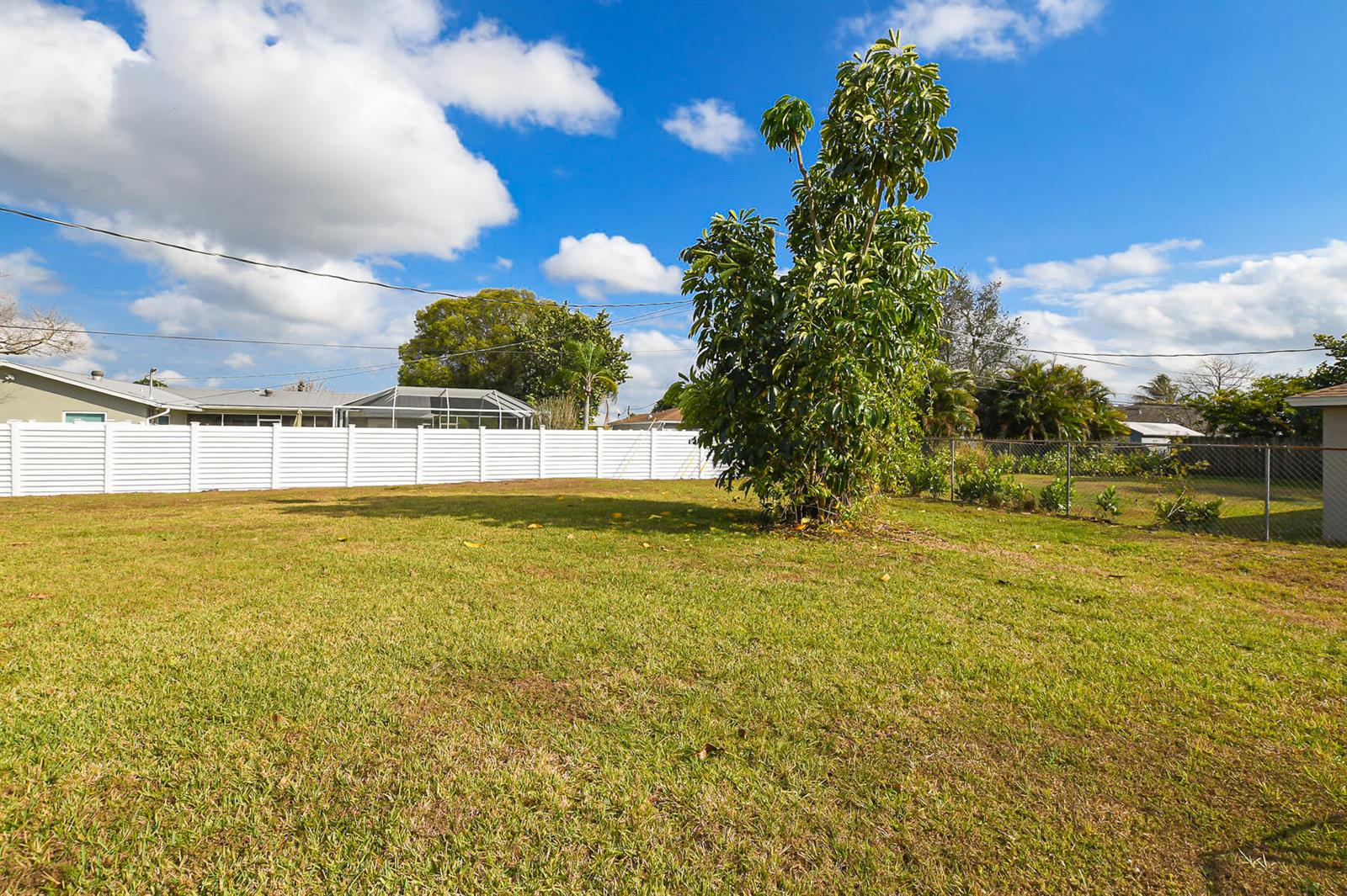 610 2 / 2 954 sq. ft. $ 2026-06-20 0 foto