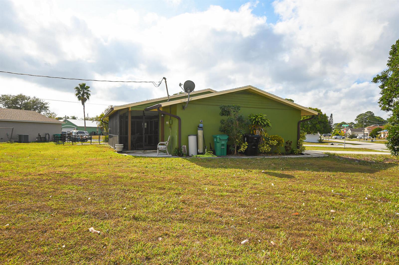 610 2 / 2 954 sq. ft. $ 2026-06-20 0 foto