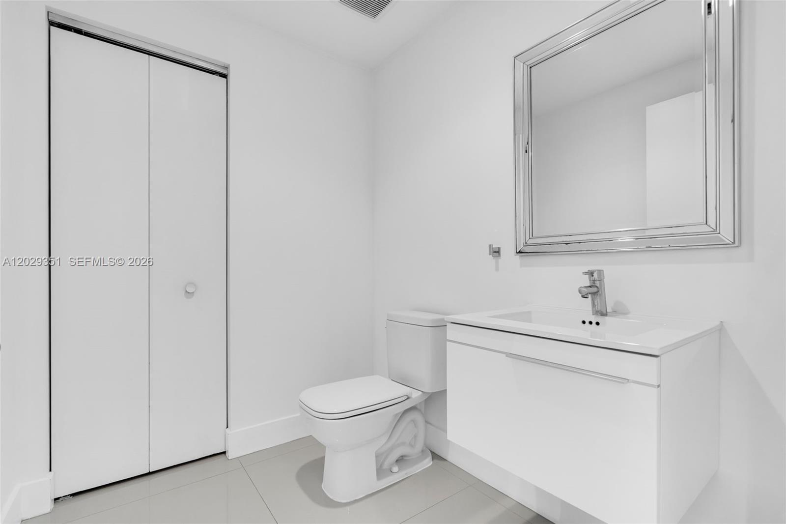 Photo of 17111 BISCAYNE BL #506, North Miami Beach, Florida, 33160 -