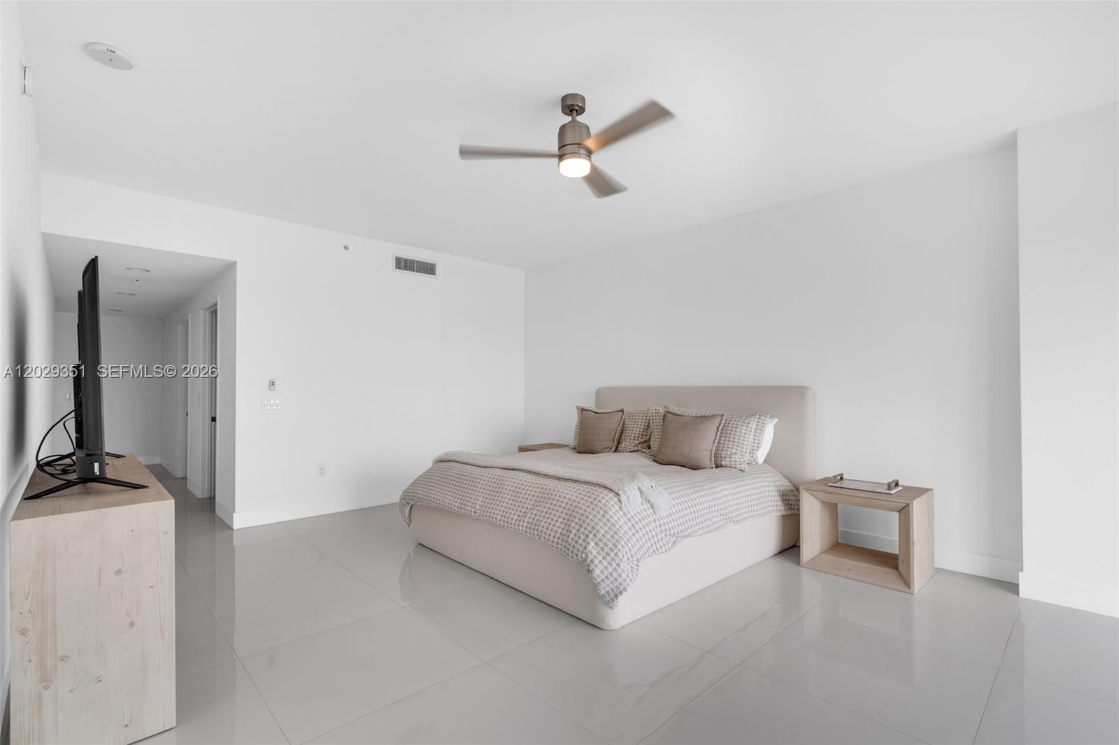 Photo of 17111 BISCAYNE BL #506, North Miami Beach, Florida, 33160 -
