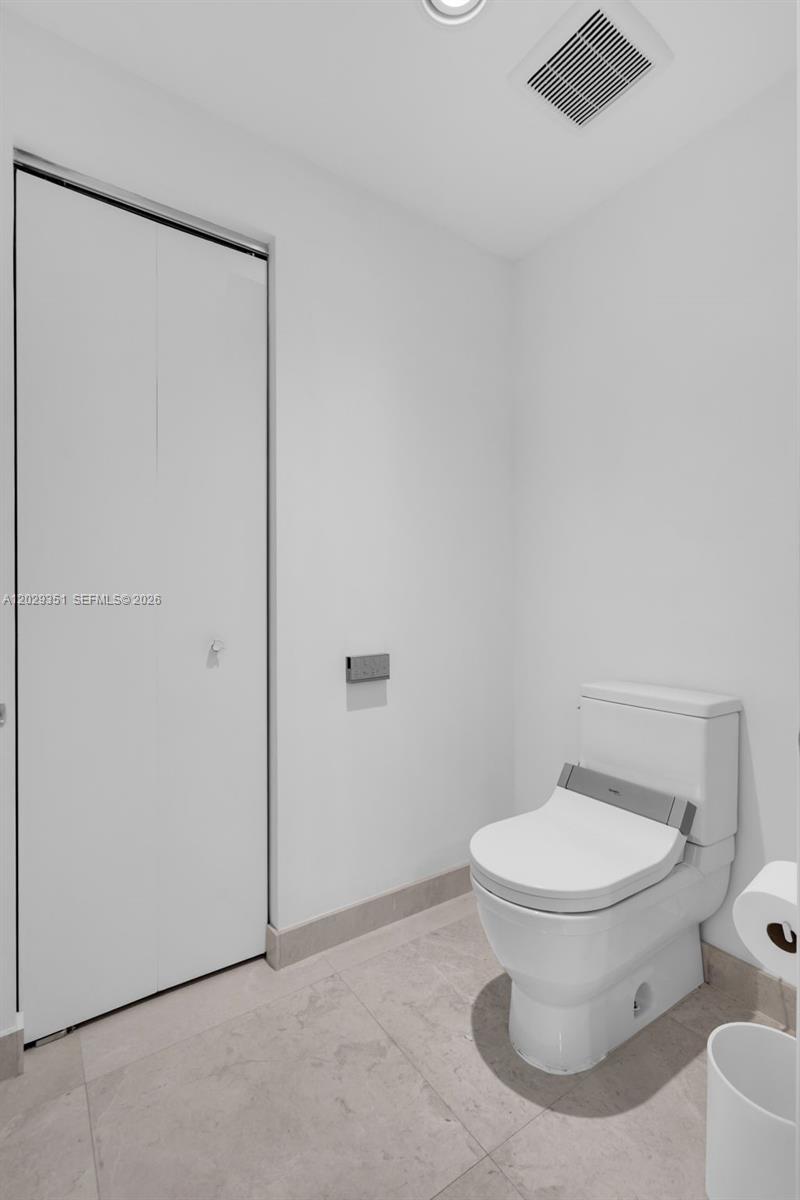 Photo of 17111 BISCAYNE BL #506, North Miami Beach, Florida, 33160 -