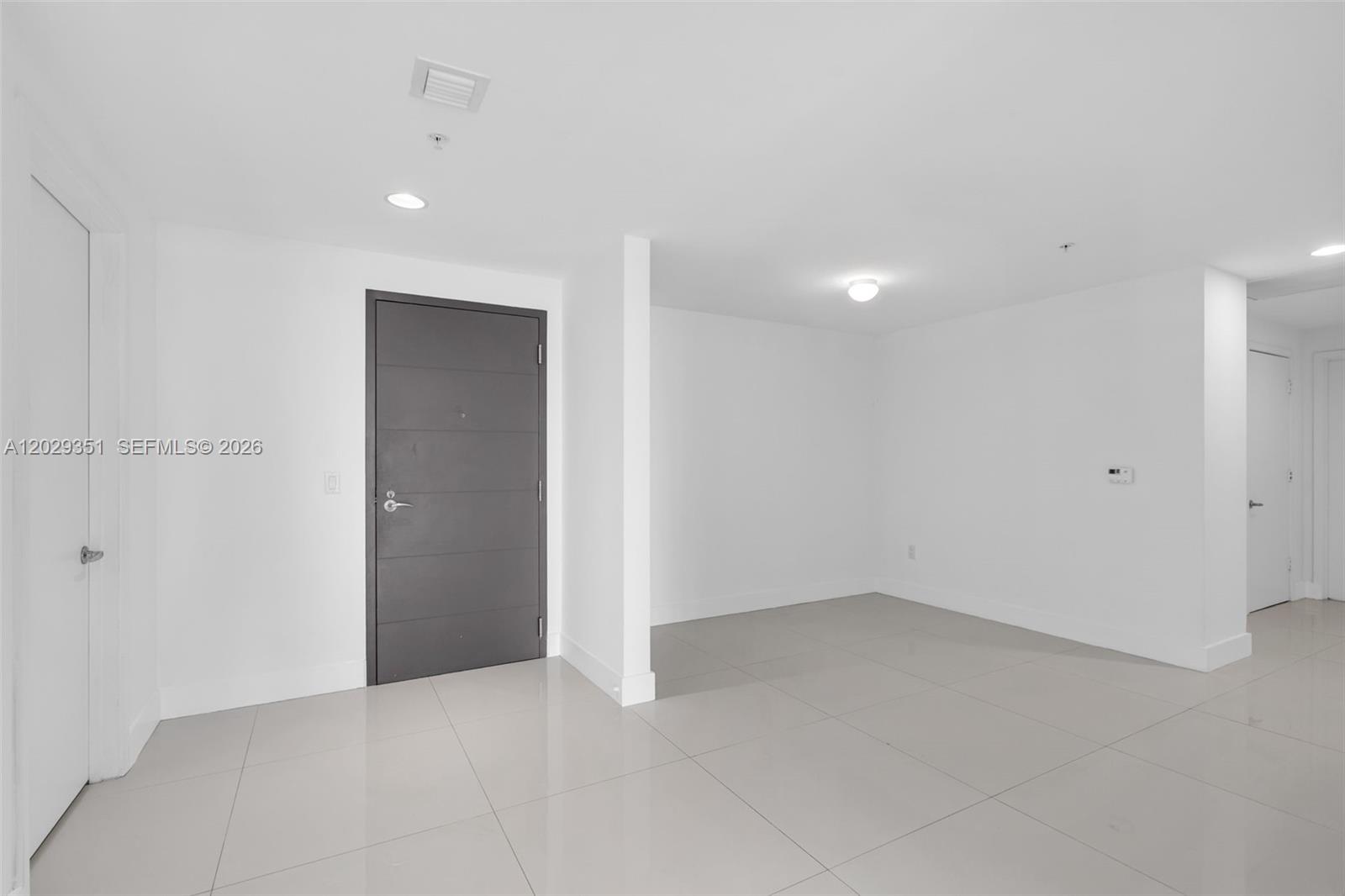 Photo of 17111 BISCAYNE BL #506, North Miami Beach, Florida, 33160 -