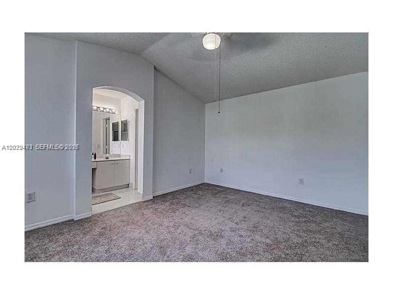 Photo of 960 Corkwood St  (960), Hollywood, Florida, 33019 - 