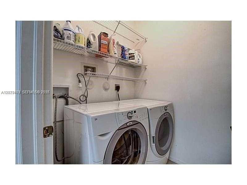 Photo of 960 Corkwood St  (960), Hollywood, Florida, 33019 - 