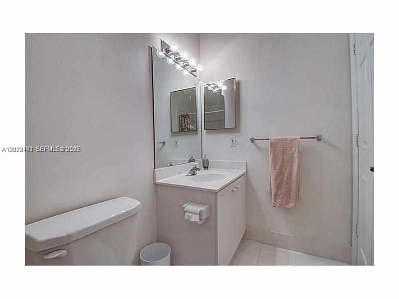 Photo of 960 Corkwood St  (960), Hollywood, Florida, 33019 - 