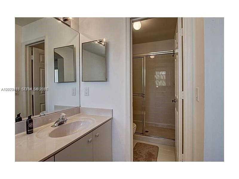Photo of 960 Corkwood St  (960), Hollywood, Florida, 33019 - 