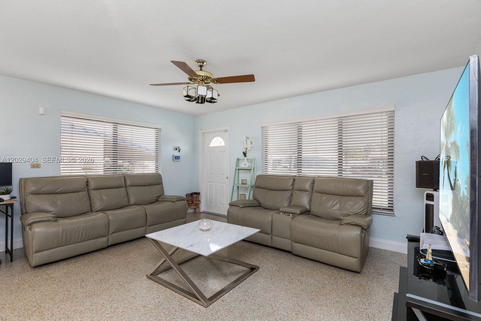 Ver detalles 6200 3 / 2 1248 sq. ft. $ 2026-09-10 0 foto