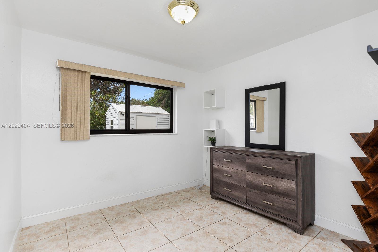 Ver detalles 6200 3 / 2 1248 sq. ft. $ 2026-09-10 0 foto