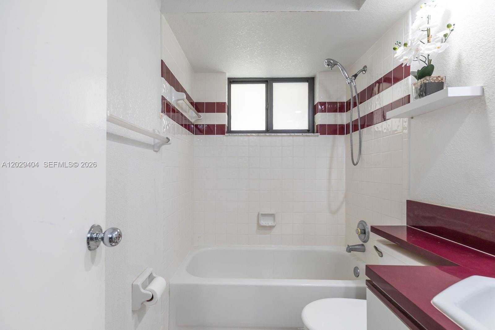 Ver detalles 6200 3 / 2 1248 sq. ft. $ 2026-09-10 0 foto