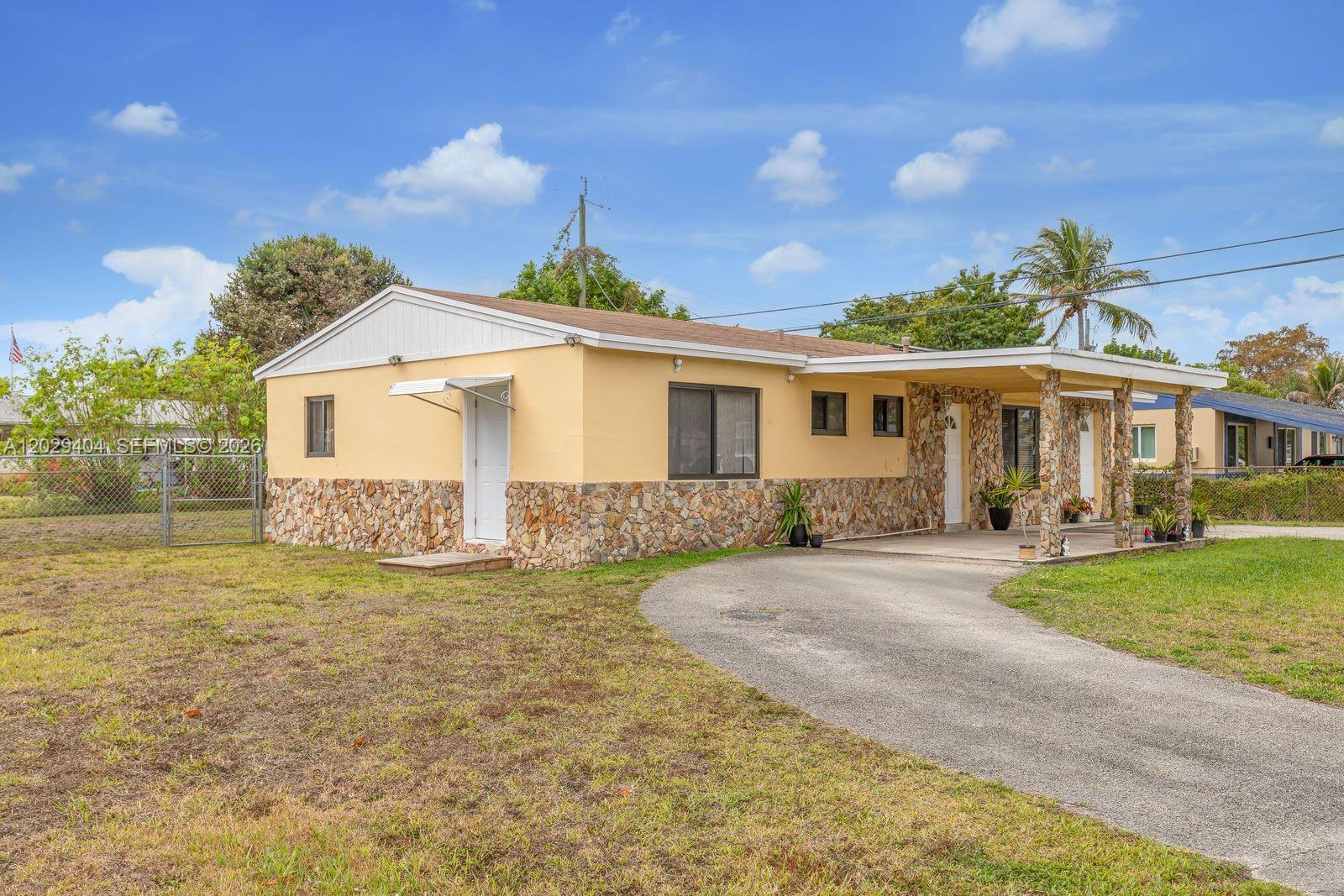 Ver detalles 6200 3 / 2 1248 sq. ft. $ 2026-09-10 0 foto