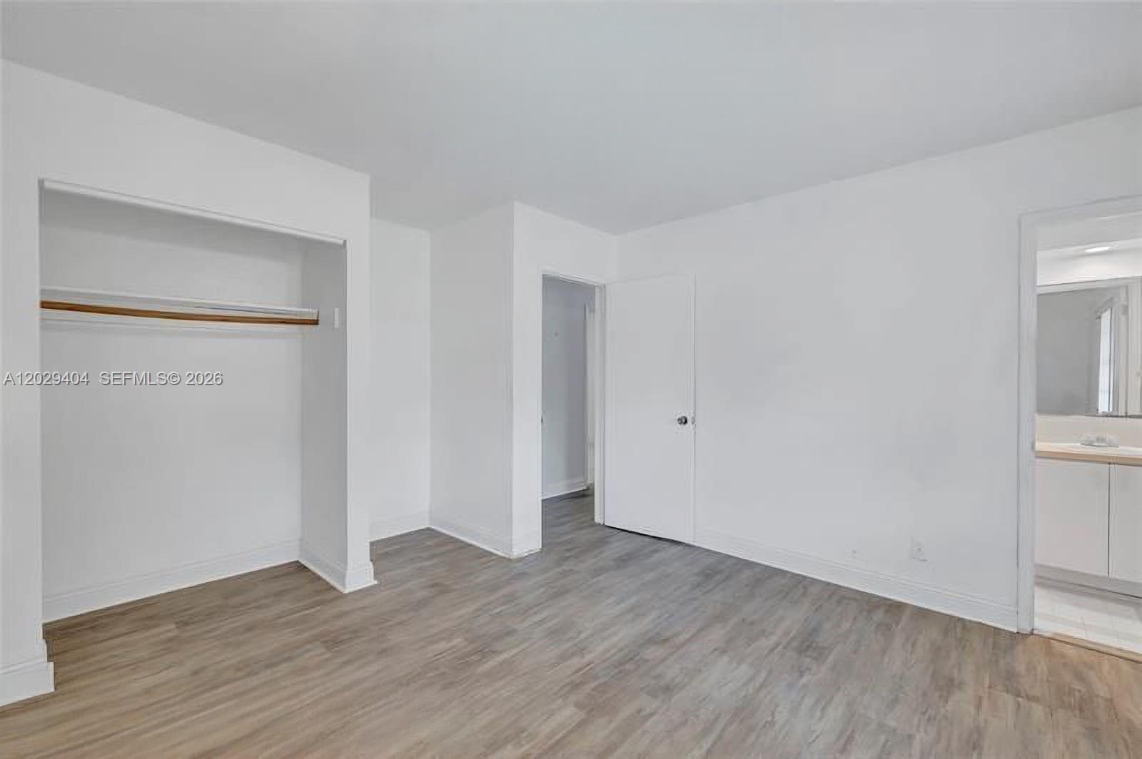 Ver detalles 6200 3 / 2 1248 sq. ft. $ 2026-09-10 0 foto
