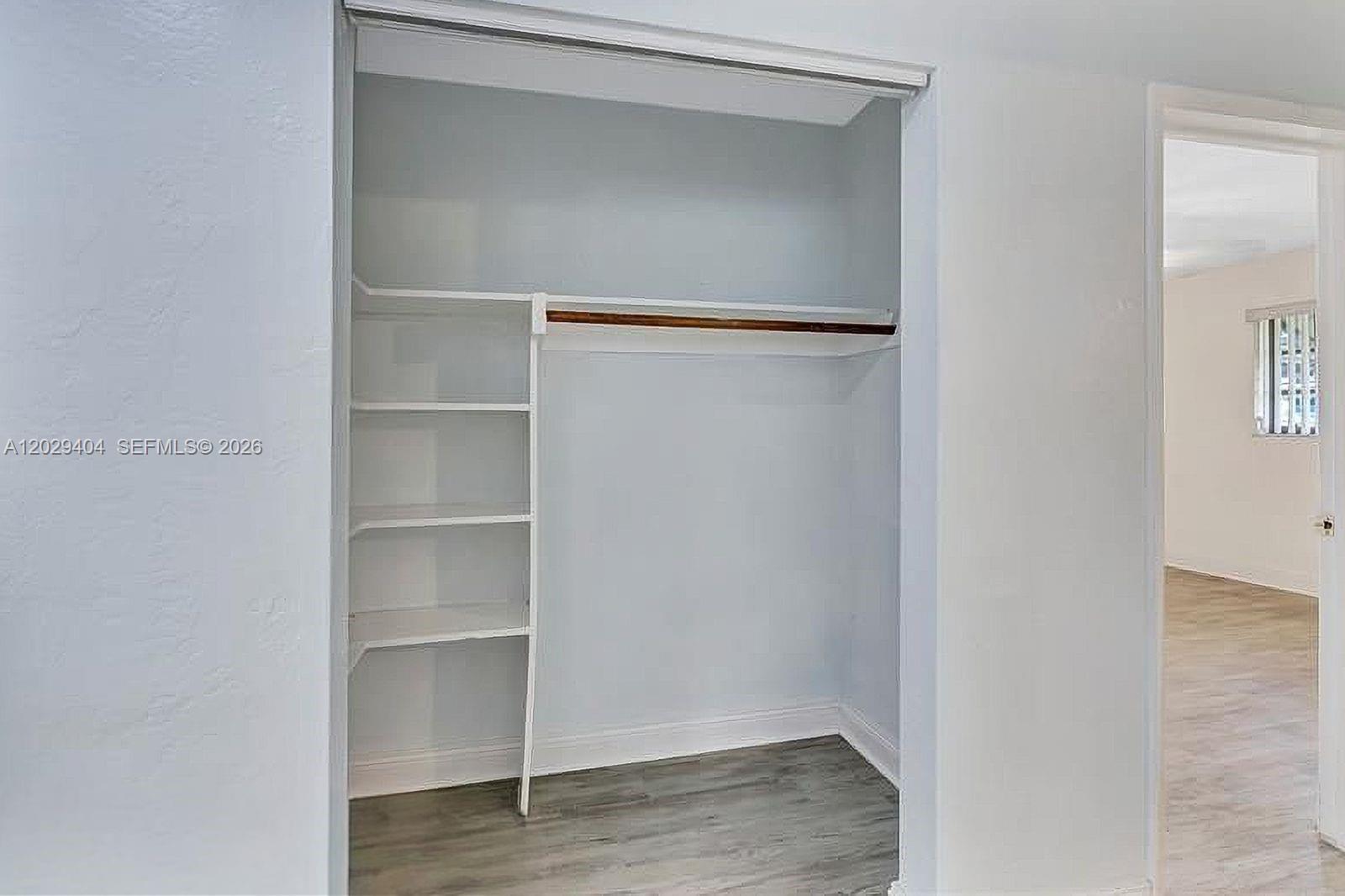 Ver detalles 6200 3 / 2 1248 sq. ft. $ 2026-09-10 0 foto