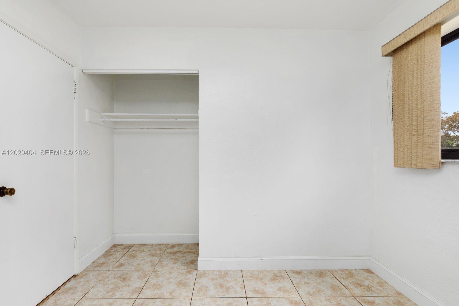 Ver detalles 6200 3 / 2 1248 sq. ft. $ 2026-09-10 0 foto