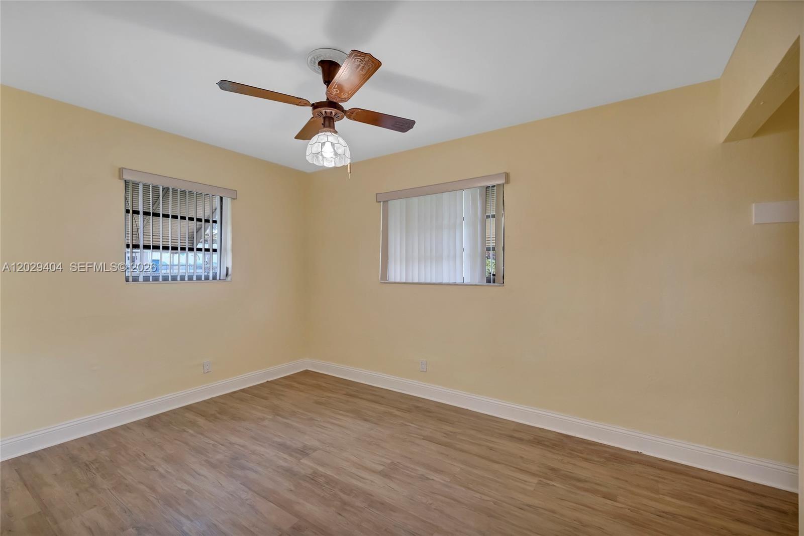Ver detalles 6200 3 / 2 1248 sq. ft. $ 2026-09-10 0 foto