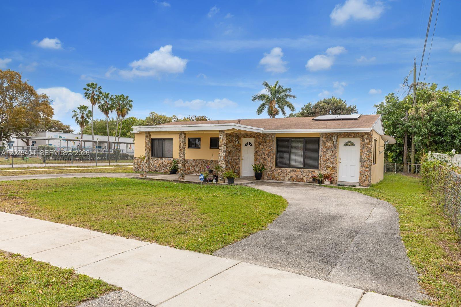 Ver detalles 6200 3 / 2 1248 sq. ft. $ 2026-09-10 0 foto