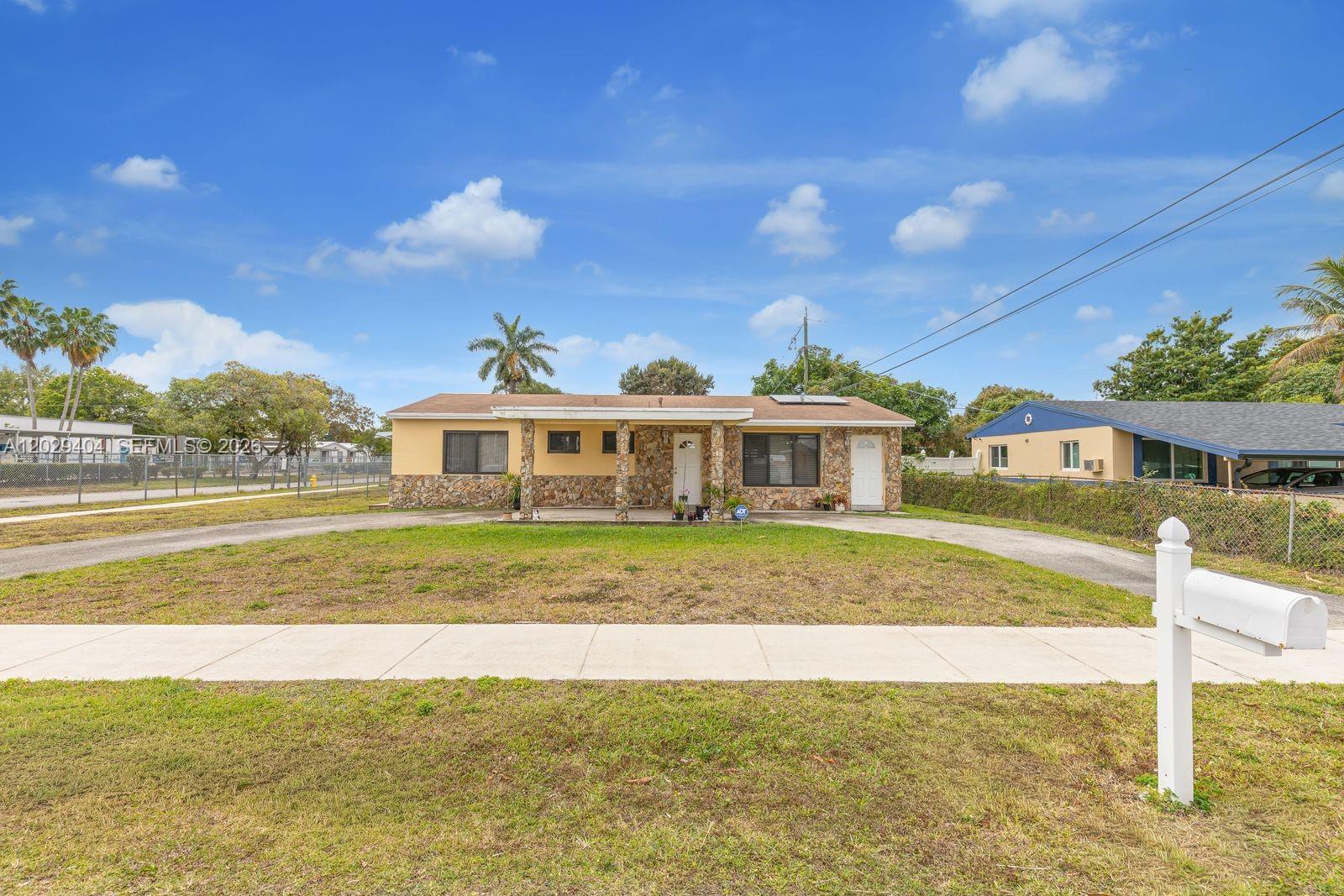 Ver detalles 6200 3 / 2 1248 sq. ft. $ 2026-09-10 0 foto
