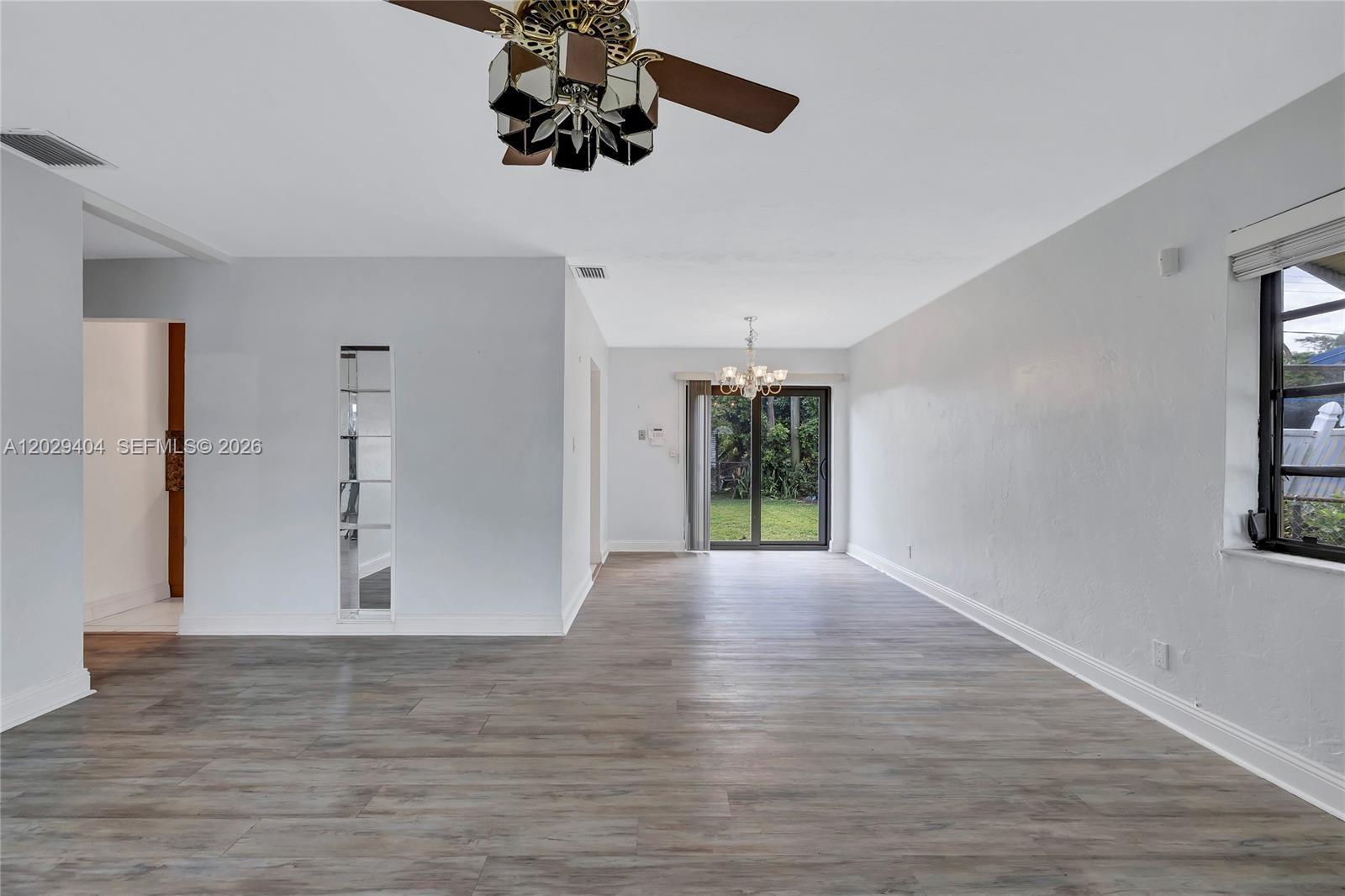 Ver detalles 6200 3 / 2 1248 sq. ft. $ 2026-09-10 0 foto