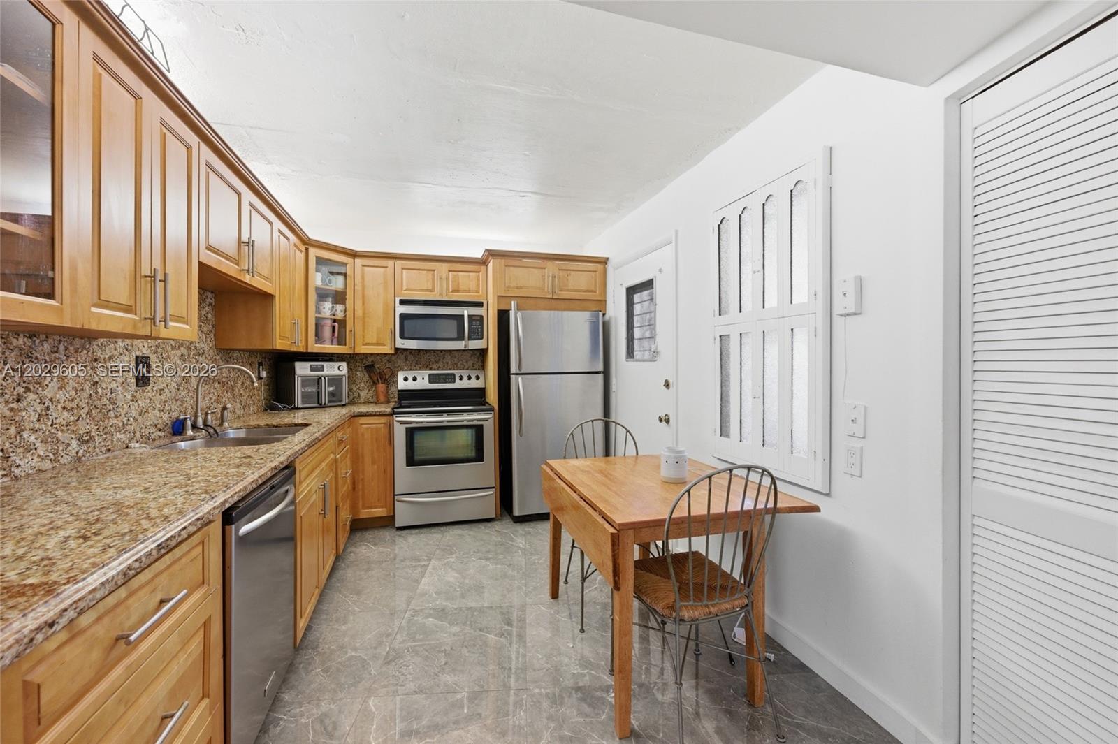 Ver detalles C217 2 / 2 1789 sq. ft. $ 2026-06-02 0 foto