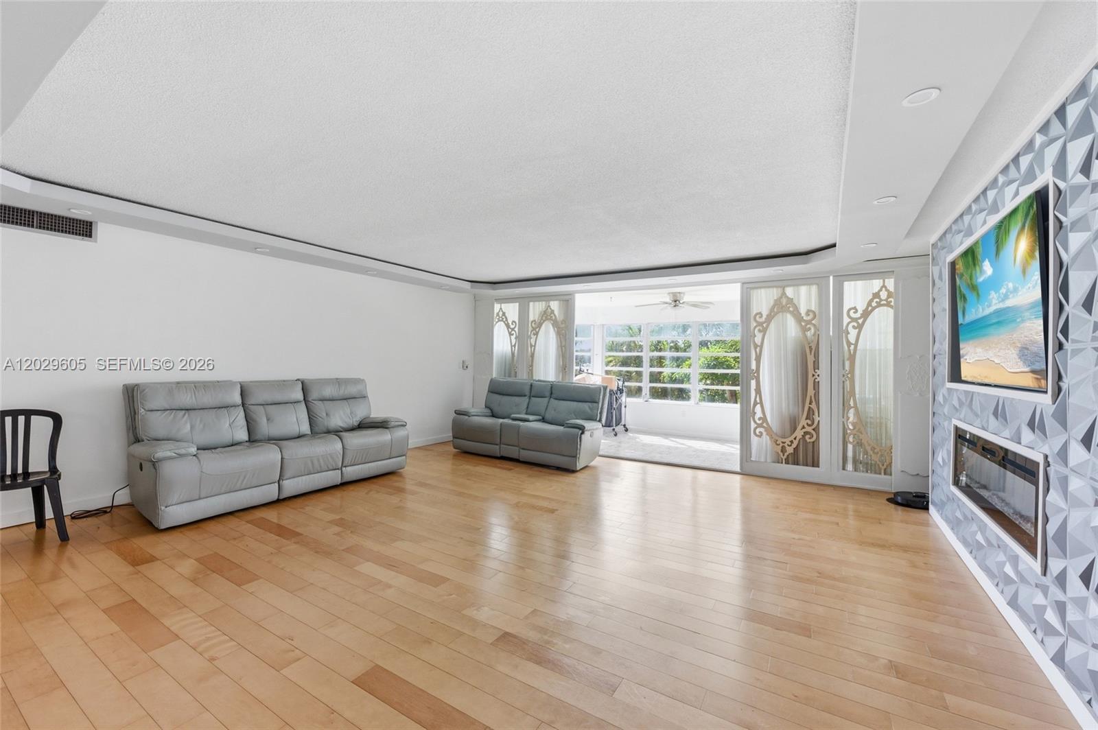 Ver detalles C217 2 / 2 1789 sq. ft. $ 2026-06-02 0 foto