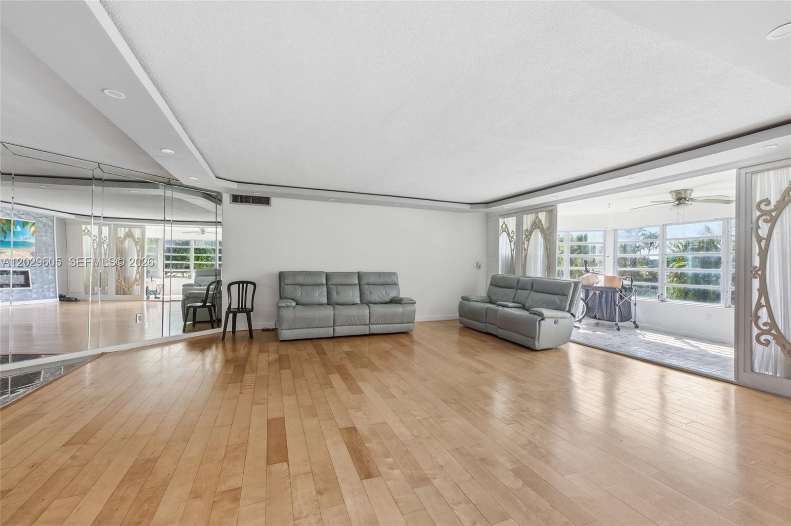 Ver detalles C217 2 / 2 1789 sq. ft. $ 2026-06-02 0 foto
