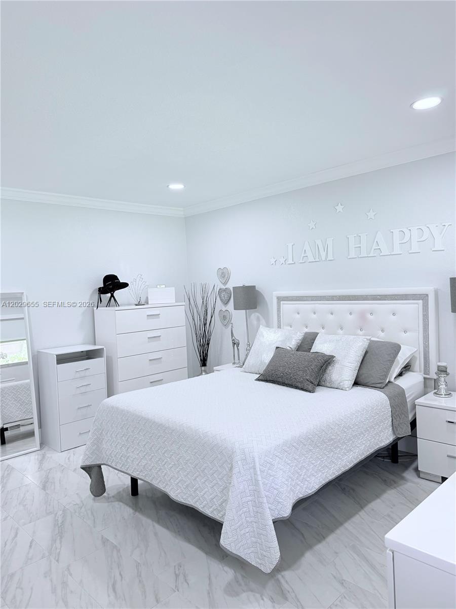 111 2 / 2 961 sq. ft. $ 2026-06-02 0 foto
