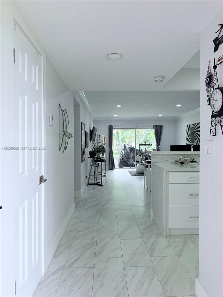 111 2 / 2 961 sq. ft. $ 2026-06-02 0 foto
