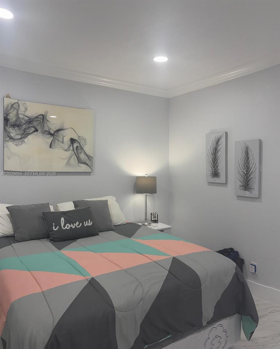 111 2 / 2 961 sq. ft. $ 2026-06-02 0 foto