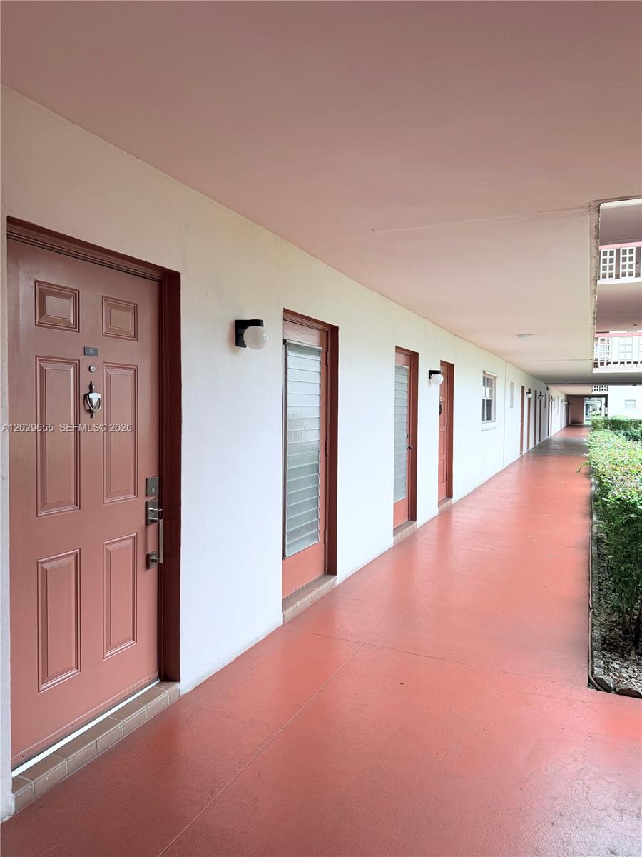 111 2 / 2 961 sq. ft. $ 2026-06-02 0 foto