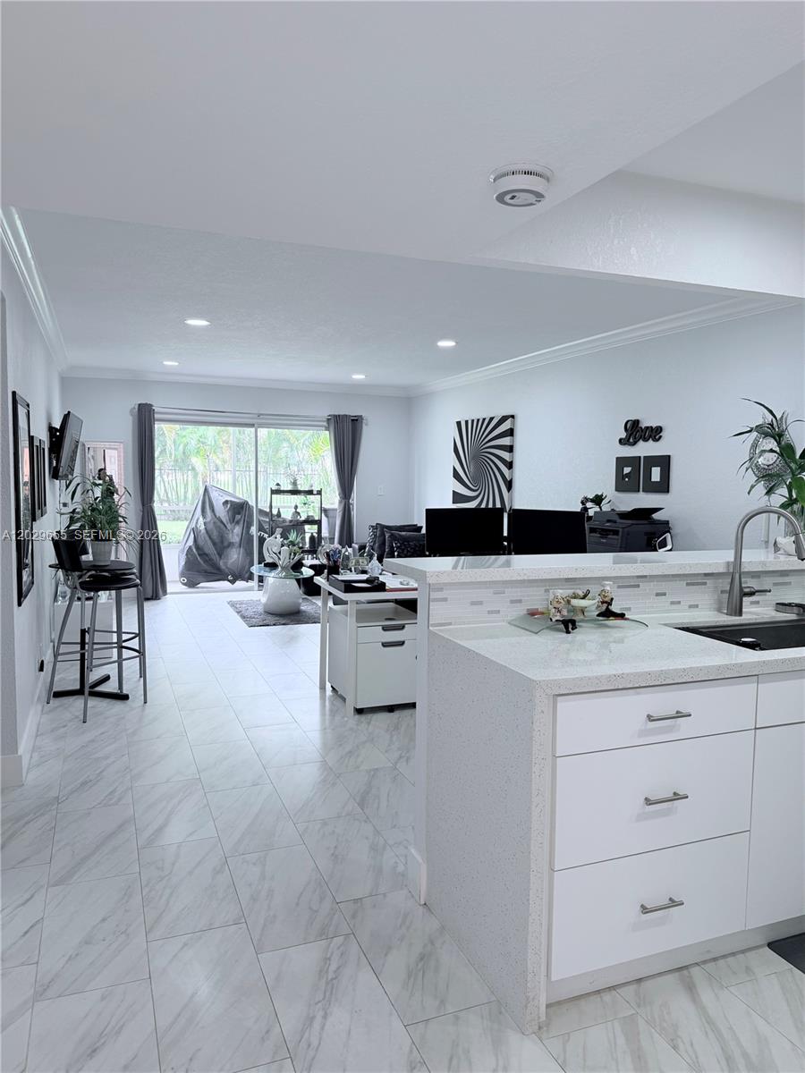 111 2 / 2 961 sq. ft. $ 2026-06-02 0 foto