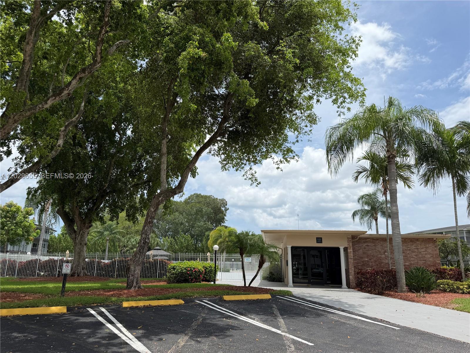 111 2 / 2 961 sq. ft. $ 2026-06-02 0 foto