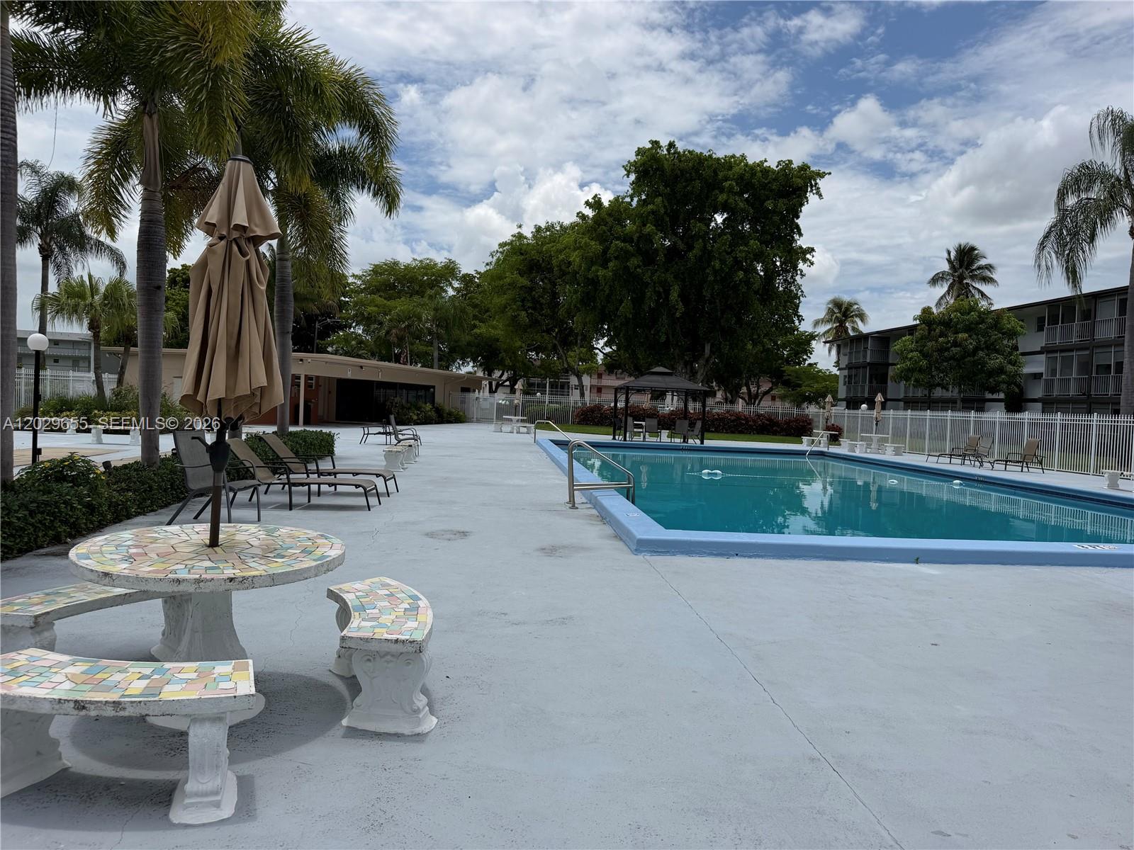111 2 / 2 961 sq. ft. $ 2026-06-02 0 foto