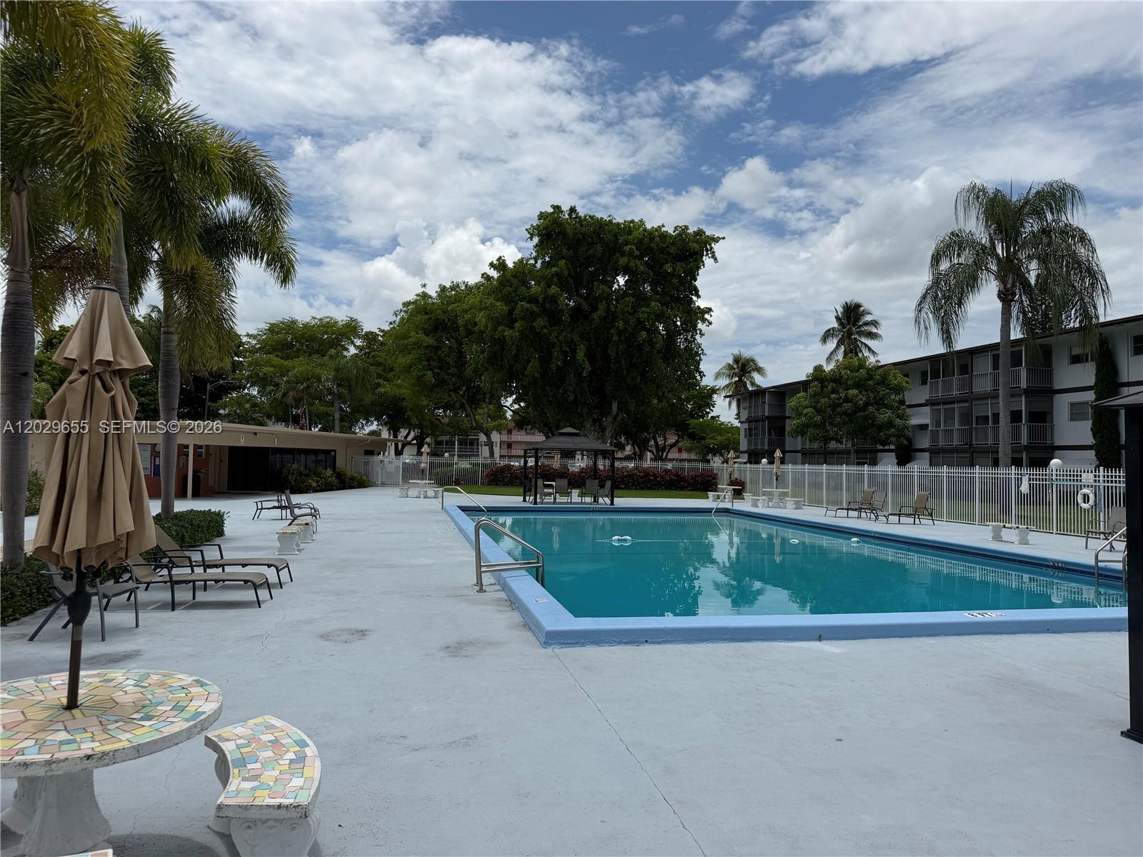 111 2 / 2 961 sq. ft. $ 2026-06-02 0 foto