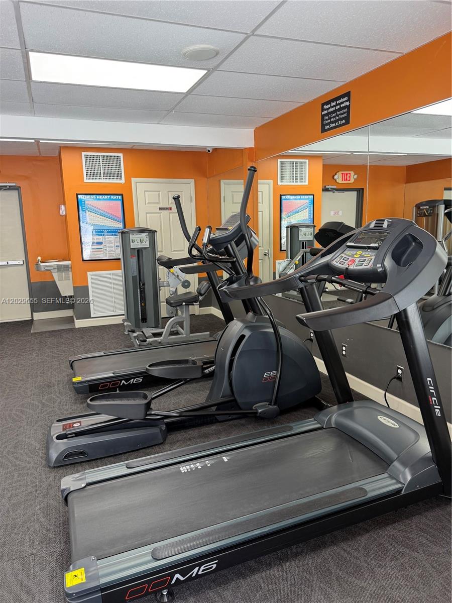 111 2 / 2 961 sq. ft. $ 2026-06-02 0 foto
