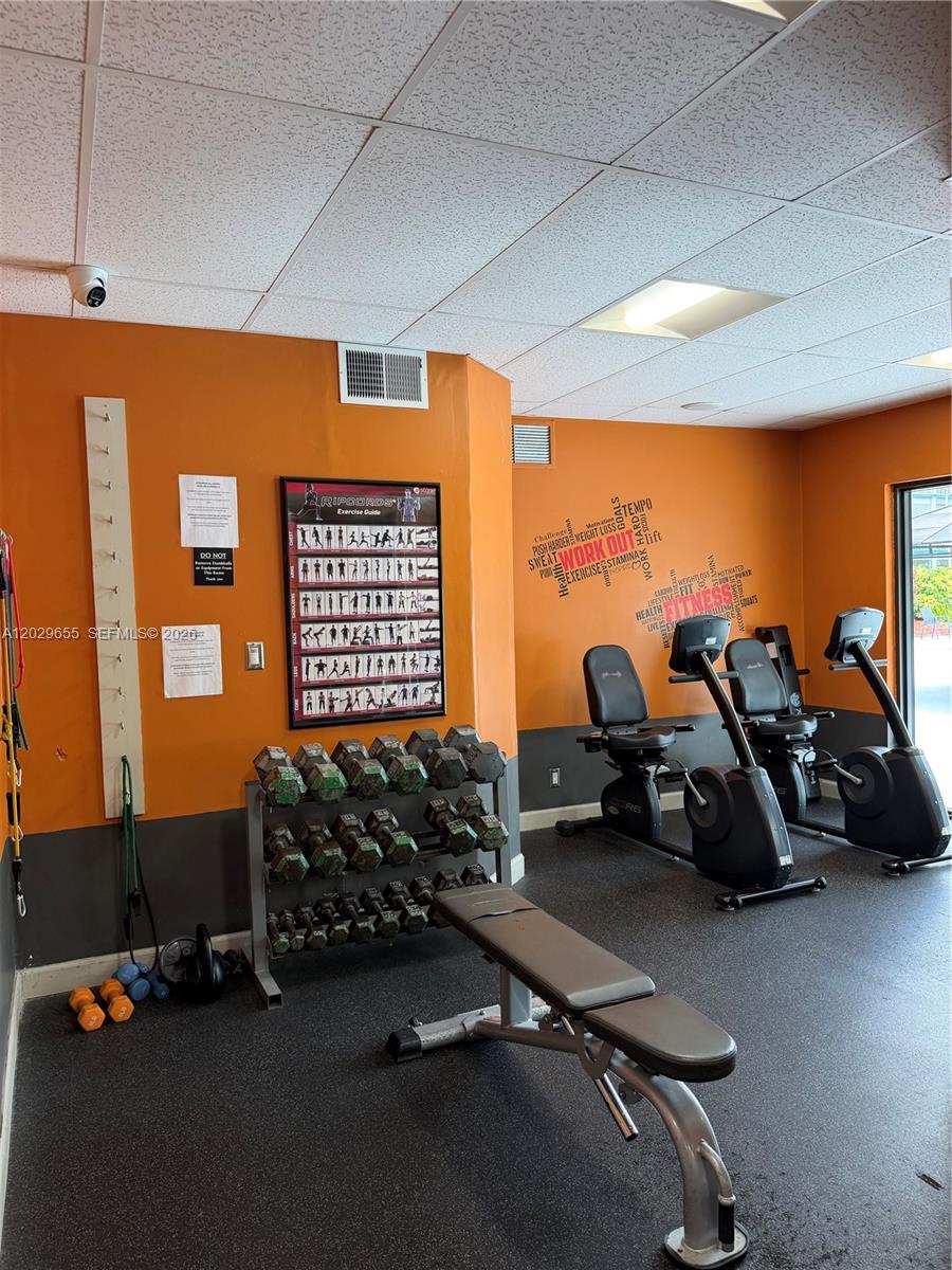 111 2 / 2 961 sq. ft. $ 2026-06-02 0 foto