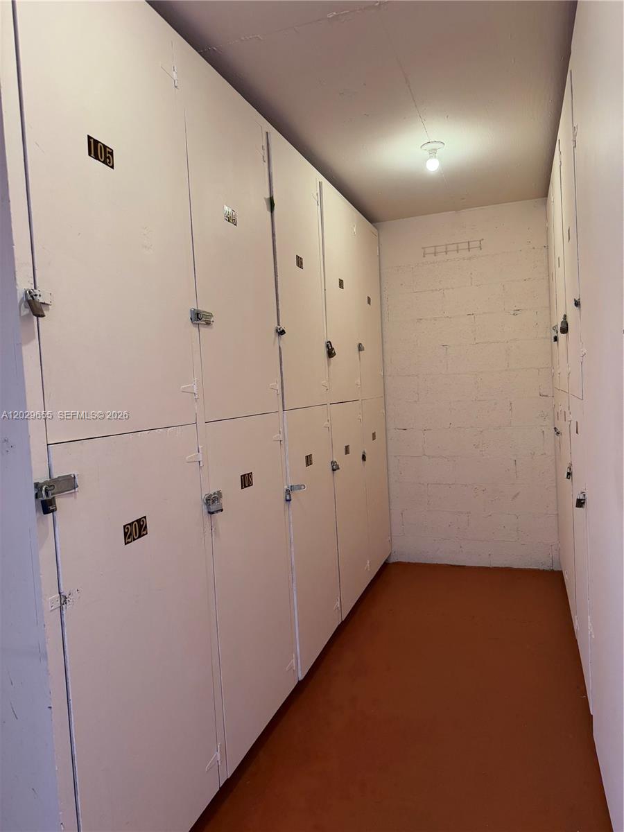 111 2 / 2 961 sq. ft. $ 2026-06-02 0 foto