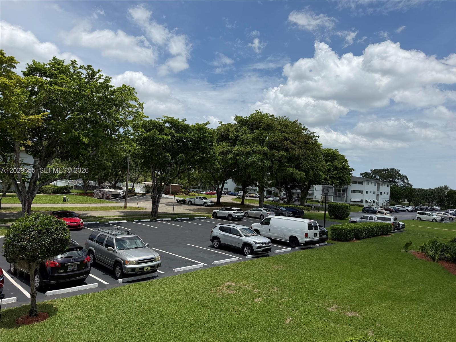 111 2 / 2 961 sq. ft. $ 2026-06-02 0 foto