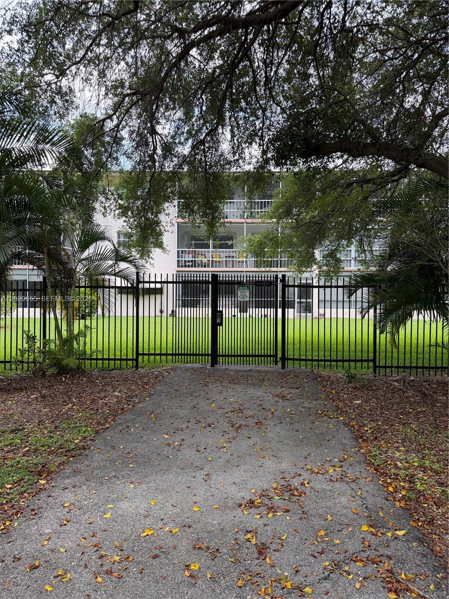 111 2 / 2 961 sq. ft. $ 2026-06-02 0 foto